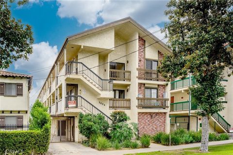 Photo of 1004 E Garfield Ave #8, Glendale, CA 91205 (MLS # GD26075399)