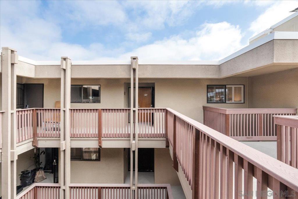 881 Thomas AVE 26, San Diego CA 92109