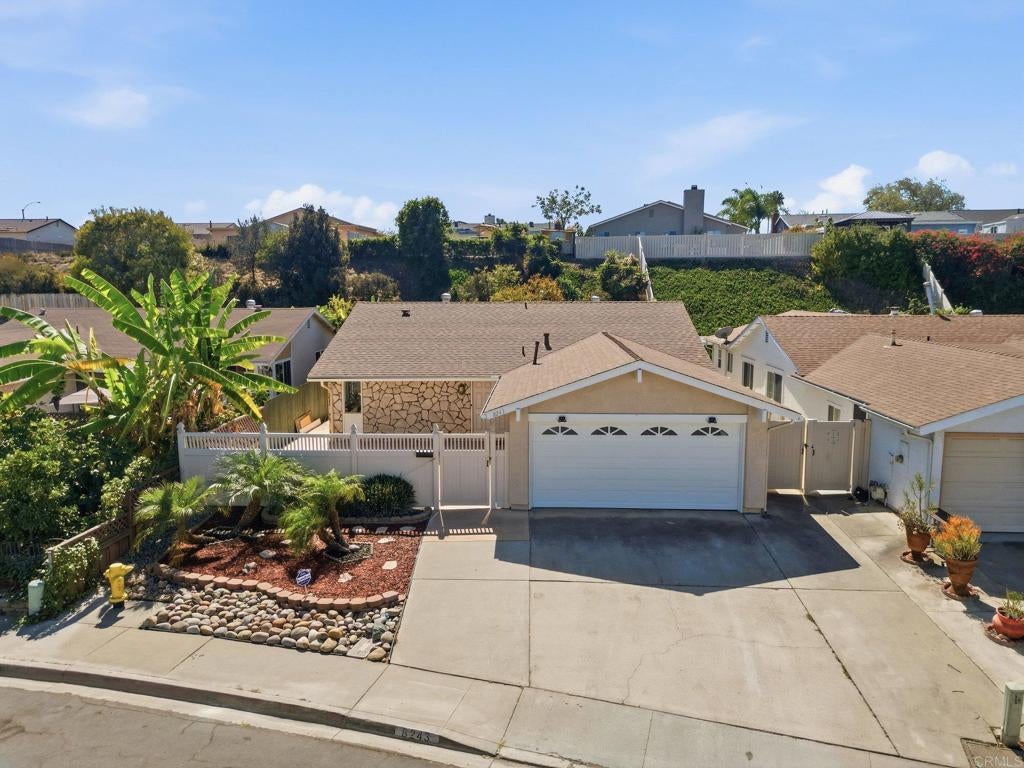 8243 Hydra Lane