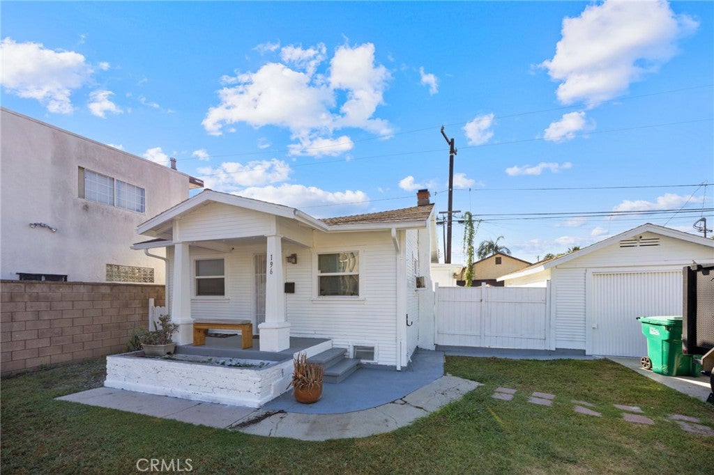 196 E Del Amo Boulevard