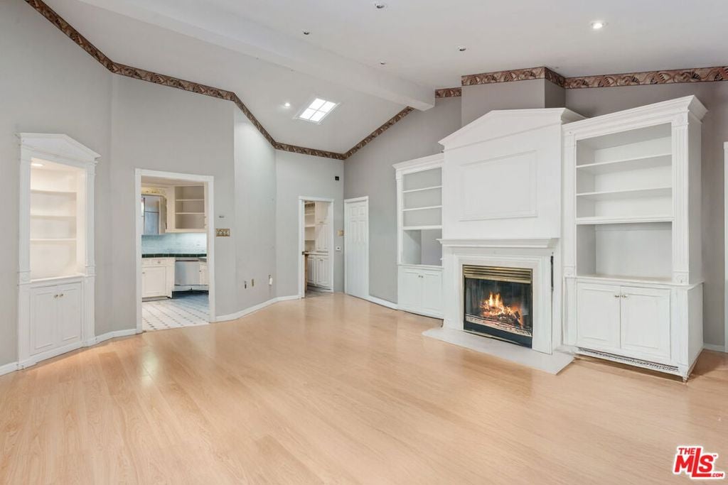 877 Montecito Drive