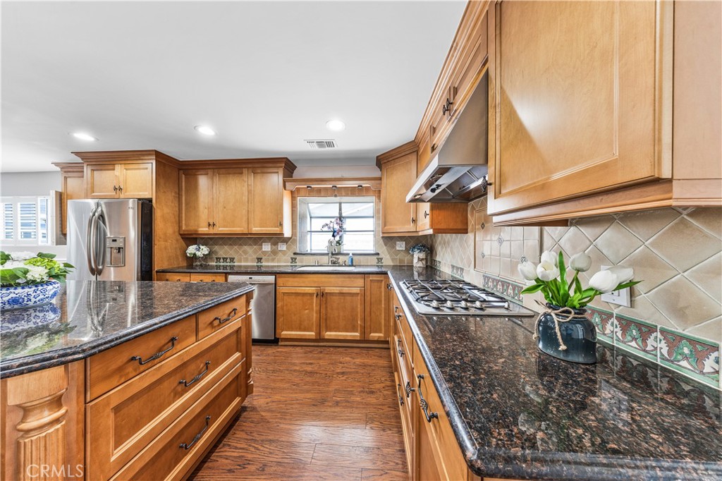927 Montecito