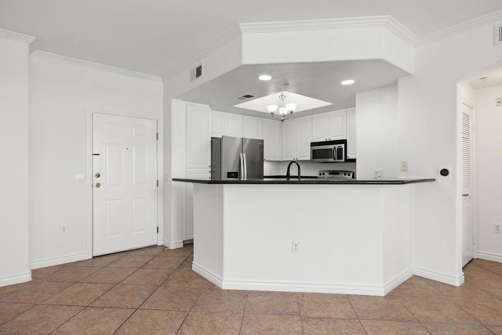 9263 Regents Rd B108