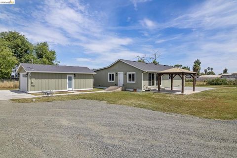 Photo of 3350 Concord Ave, Brentwood, CA 94513 (MLS # 41131374)