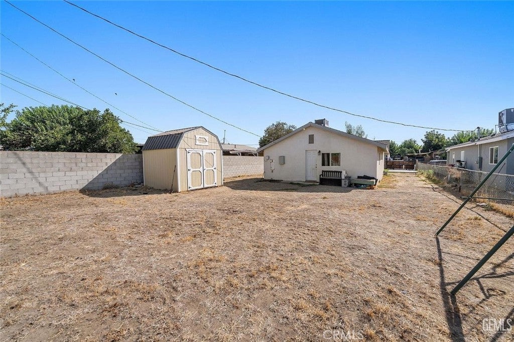 11012 San Fernando