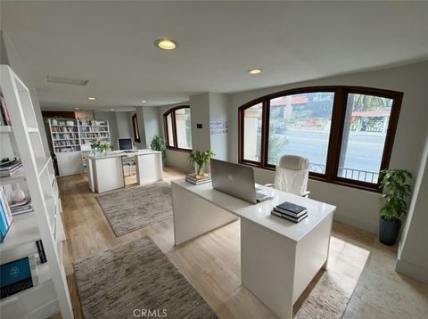 Photo of 2037 S Coast Hwy Hwy #17, Laguna Beach, CA 92651 (MLS # LG26063404)