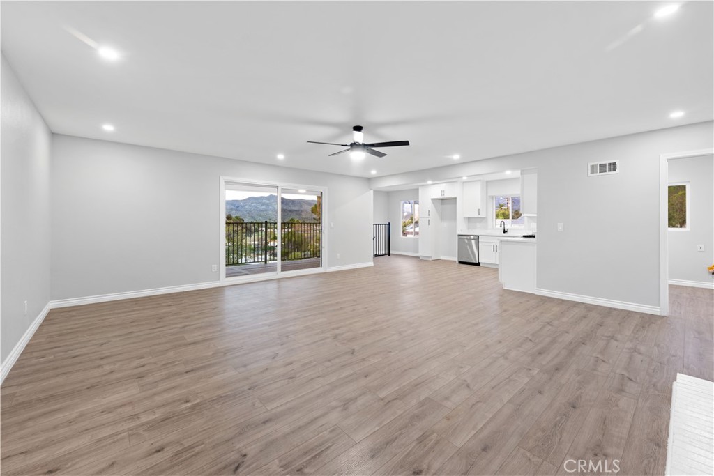 44275 Hillcrest Lane