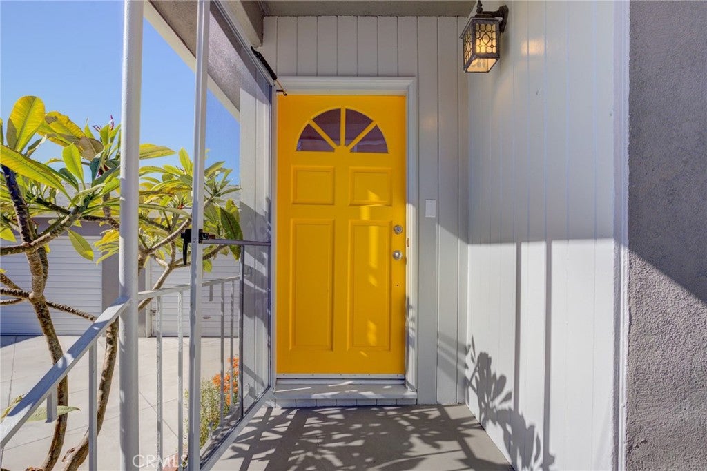 1913 Huntington Lane B
