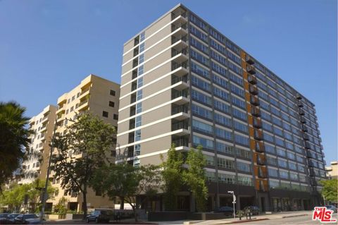 Photo of 3460 W 7th Street #1002, Los Angeles, CA 90005 (MLS # 25504523)