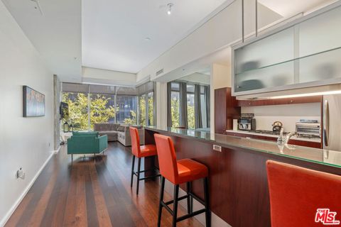 Photo of 1155 S Grand Avenue #505, Los Angeles, CA 90015 (MLS # 26645935)