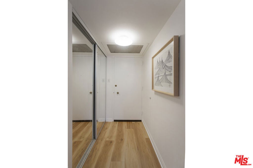 4455 Los Feliz Boulevard 204