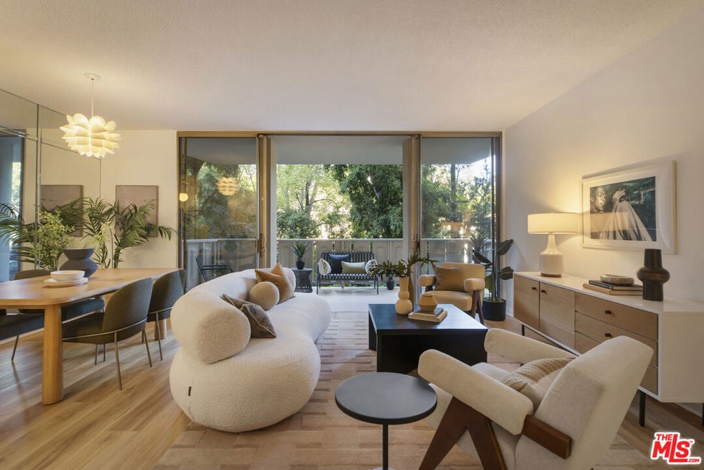 4455 Los Feliz Boulevard 204