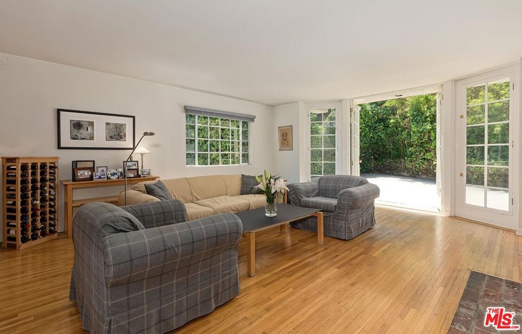 Photo of 1041 Chantilly Road, Los Angeles, CA 90077 (MLS # 26831665)
