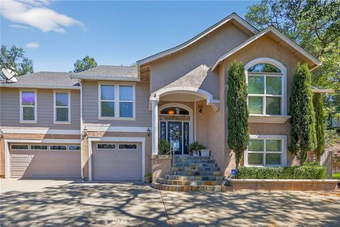 Photo of 19370 Park Ridge Dr, Hidden Valley Lake, CA 95467 (MLS # OC26074507)