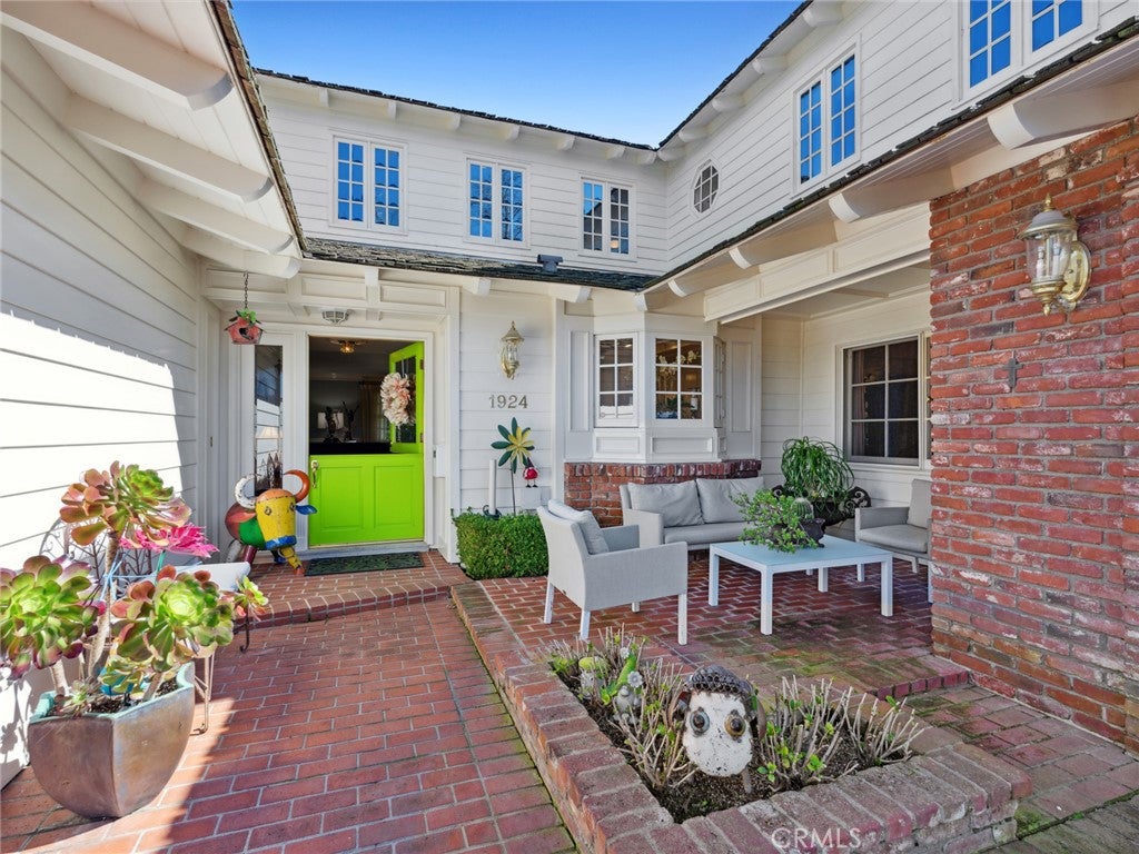1924 Leeward Lane