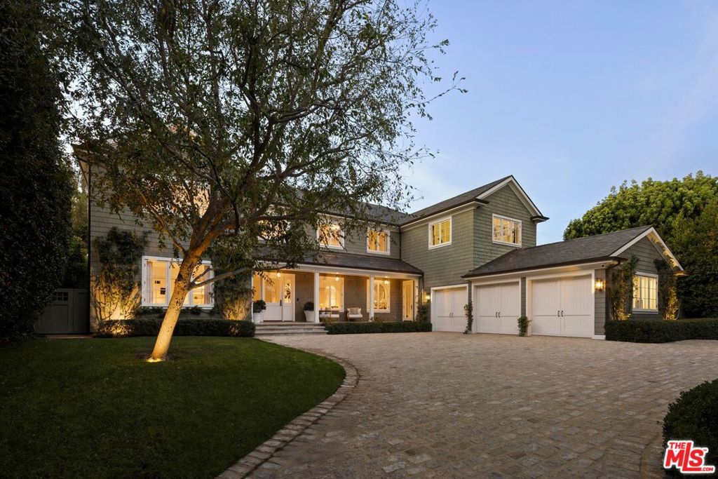 Photo of 1319 Amalfi Drive, Pacific Palisades, CA 90272 (MLS # 26644959)