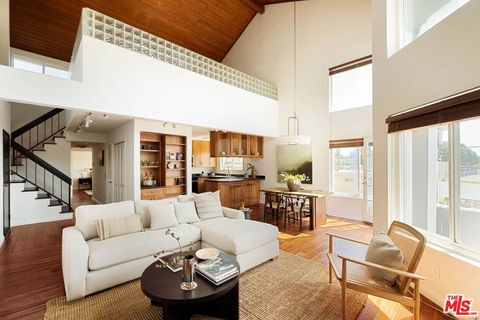 Photo of 11938 Courtleigh Drive #8, Los Angeles, CA 90066 (MLS # 26731259)