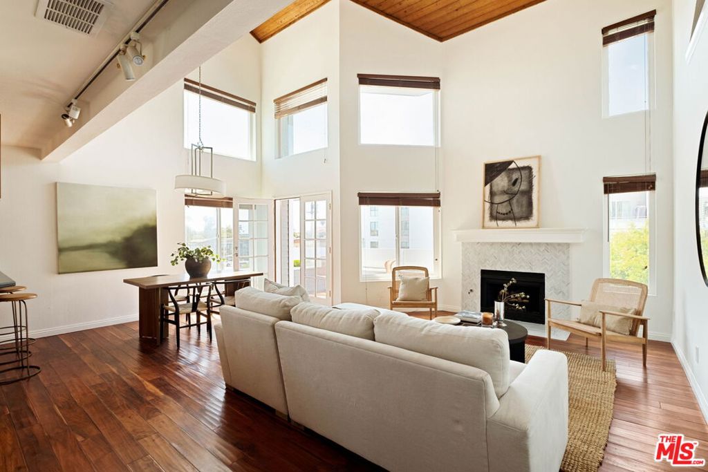 Photo of 11938 Courtleigh Drive #8, Los Angeles, CA 90066 (MLS # 26731259)
