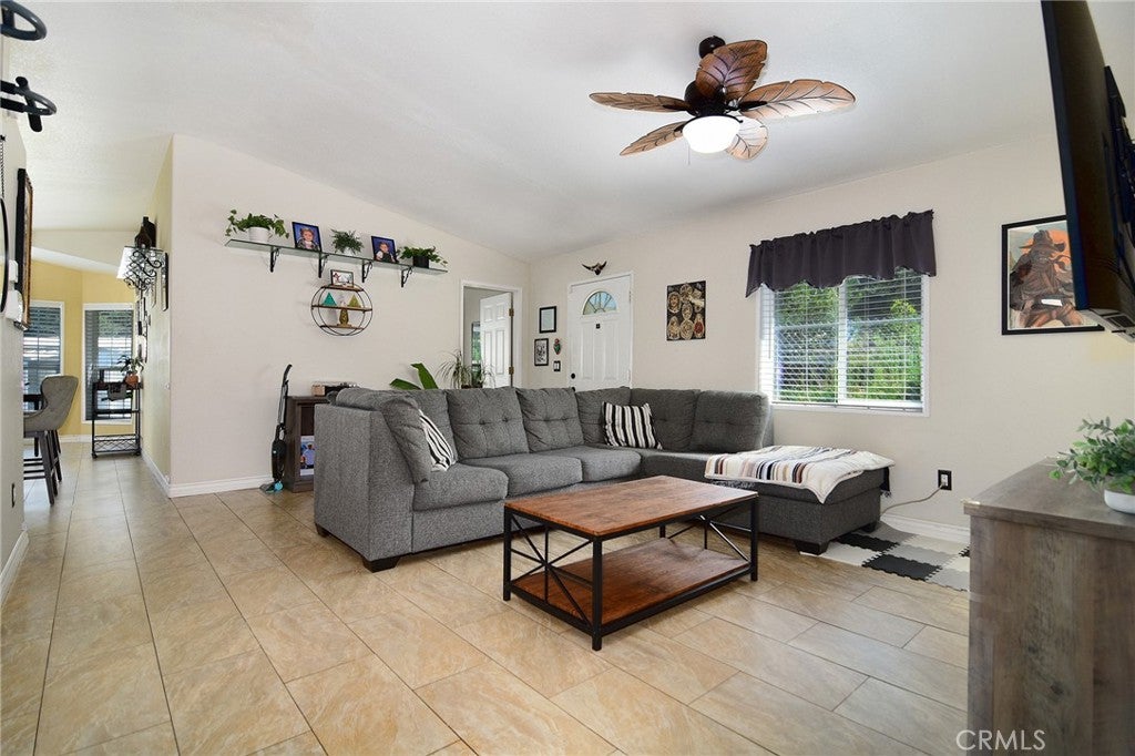 11401 Topanga Canyon 38