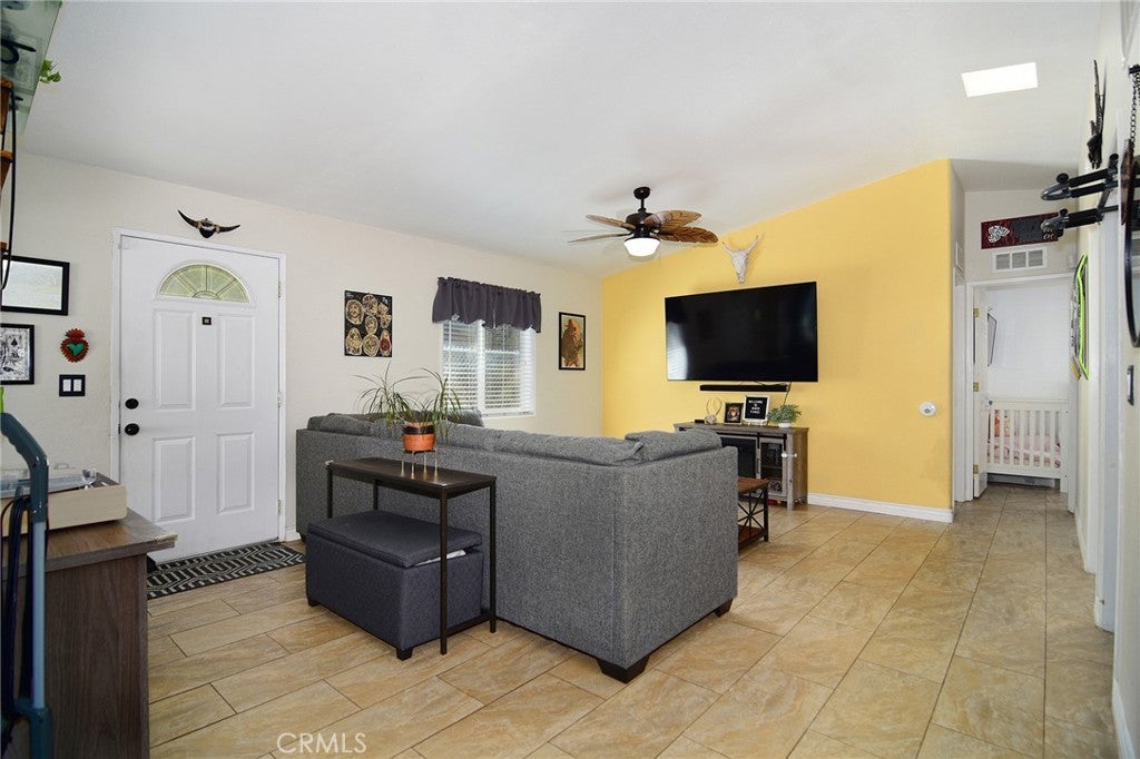 11401 Topanga Canyon 38