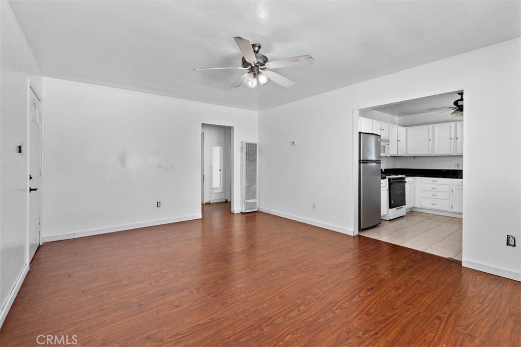 2386 Roxbury Dr