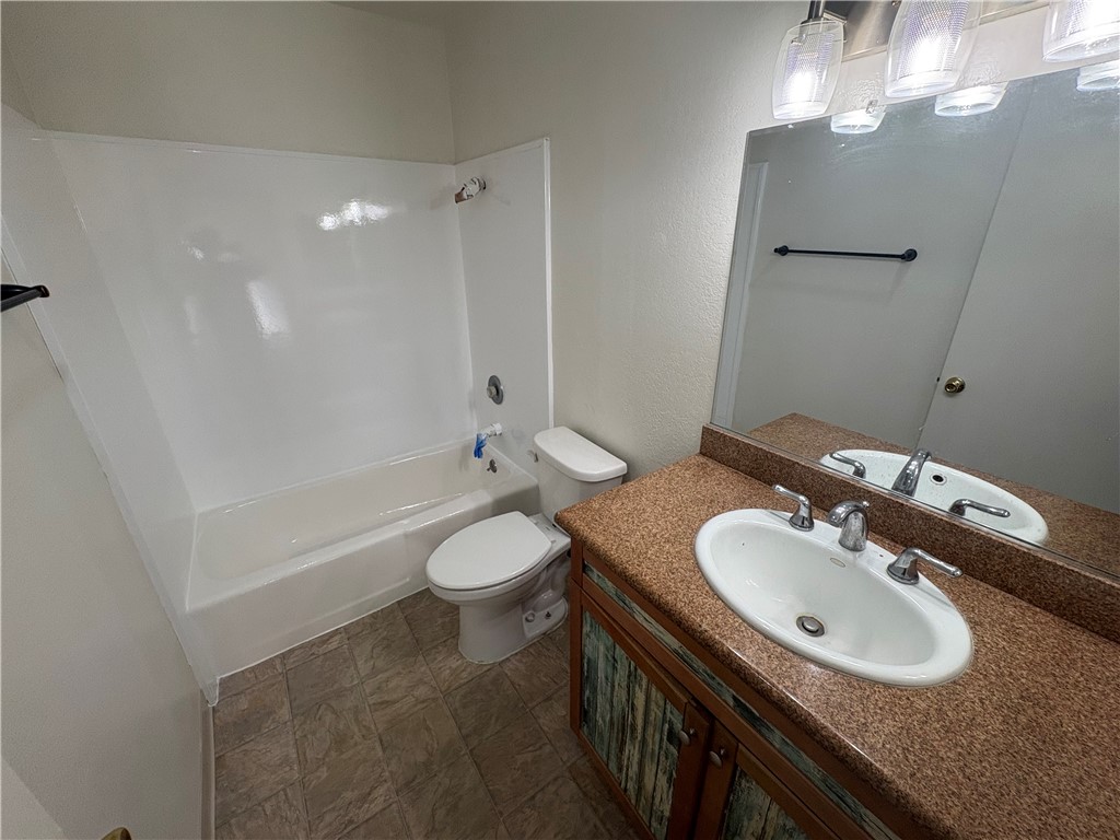 MacArthur Village (MAVL) - Residential Lease