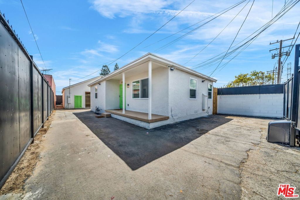 listing image 130729446129354968969