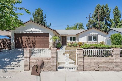 Photo of 2317 Elizondo Avenue, Simi Valley, CA 93065 (MLS # 224003566)