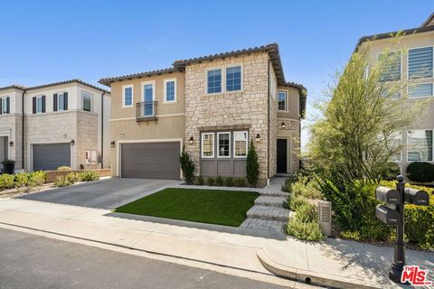 Photo of 11955 Carabella Court, Porter Ranch, CA 91311 (MLS # 25547509)
