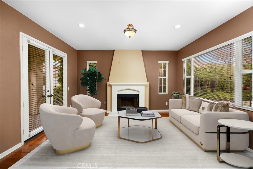 1303 Swan Loop S