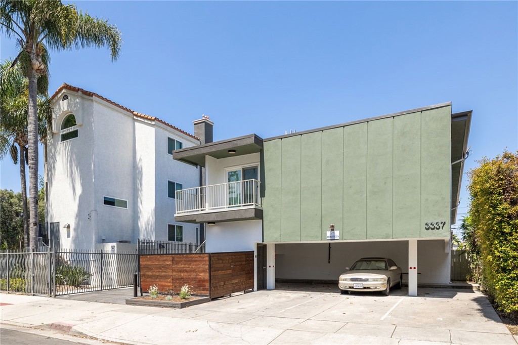 3337 S Durango Avenue