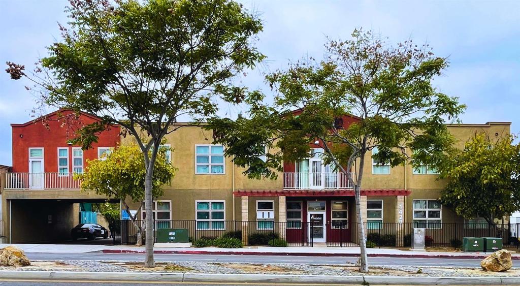 6,222 Square Foot Office Building with plentiful parking of 31 spaces. FOR LEASE or SALE. Owner occupy, or buy as an investment. Large lot creates opportunity to add to existing building. Keep as an office or convert to Multi-Family. Creative office lease or sale. Medical office opportunity. CHECK DOCUMENTS FOR LISTING BROCHURE