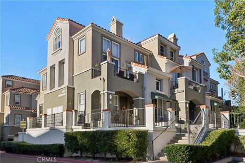 Photo of 40 Via Cordoba, Rancho Santa Margarita, CA 92688 (MLS # OC26062486)