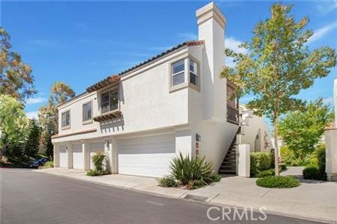 Photo of 45 Via Tortuga, Rancho Santa Margarita, CA 92688 (MLS # OC26006336)