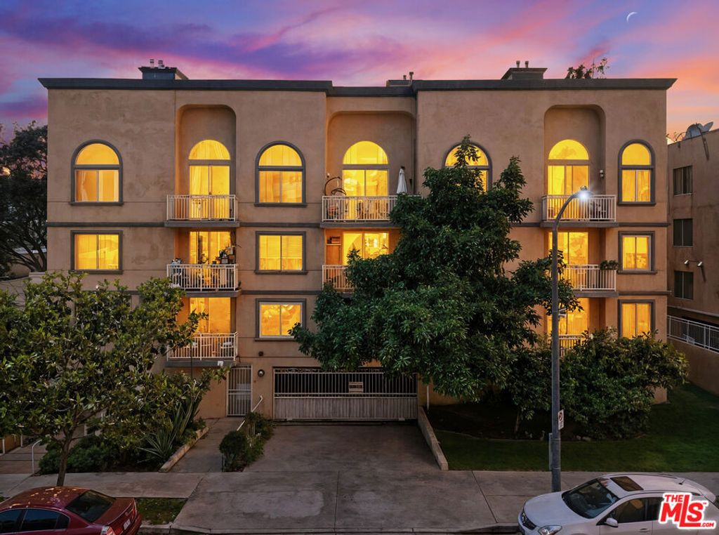 Photo of 1211 S Shenandoah Street #304, Los Angeles, CA 90035 (MLS # 25552049)