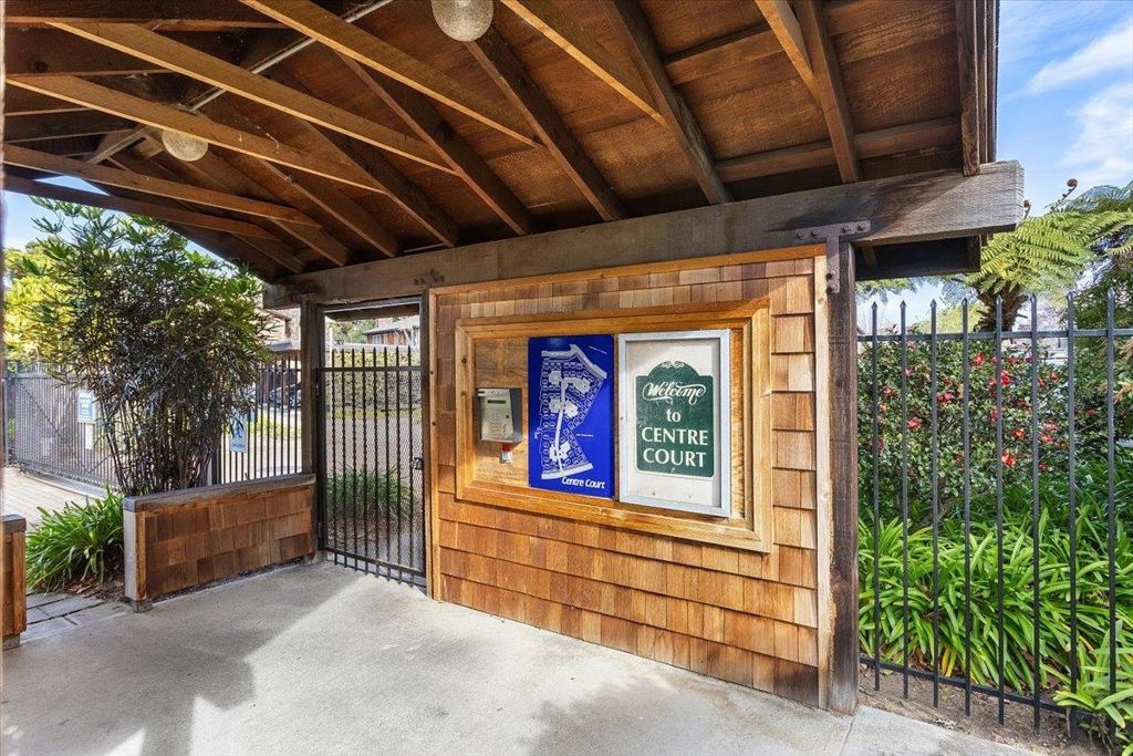 Photo of 631 Centre Ct Ct, Alameda, CA 94502 (MLS # 41122705)