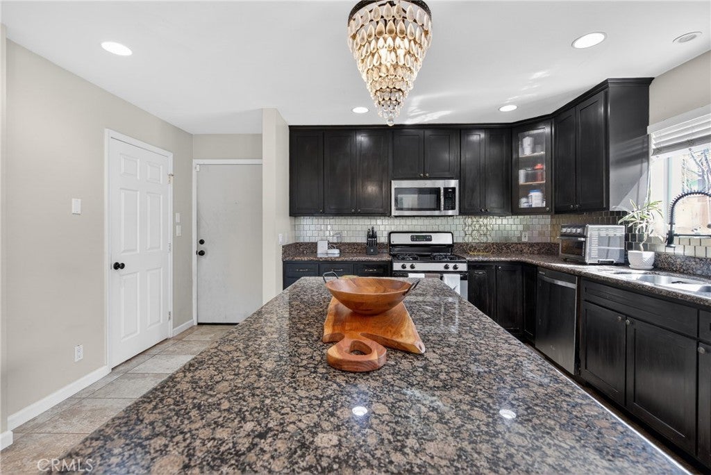 1310 W 1st