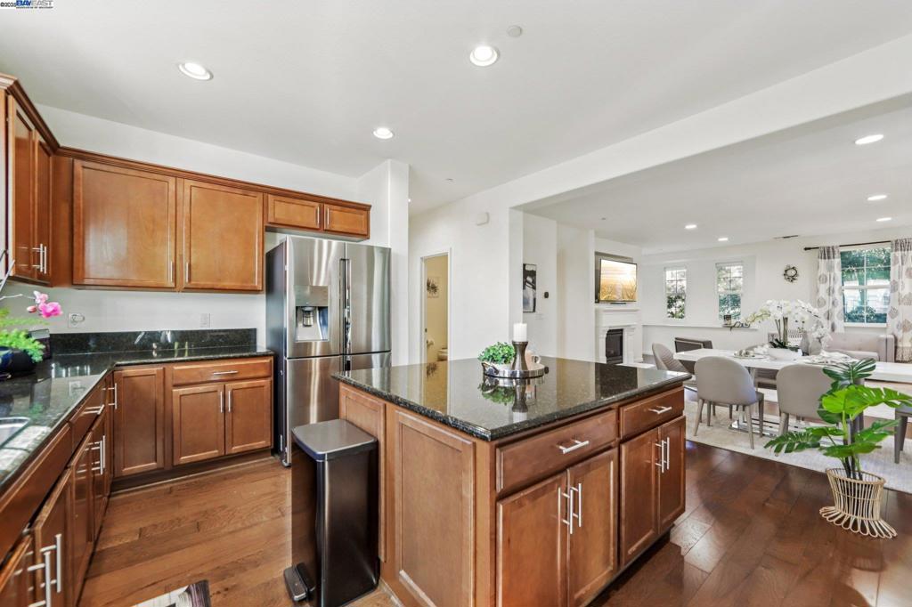 EMERALD PARK - Residential