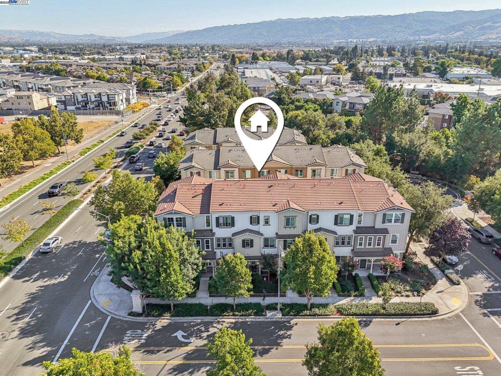 EMERALD PARK - Residential