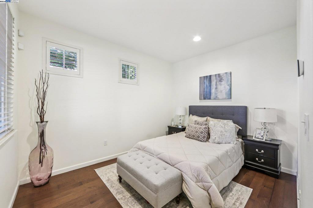 EMERALD PARK - Residential
