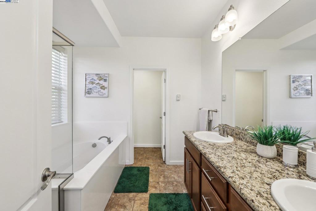 EMERALD PARK - Residential