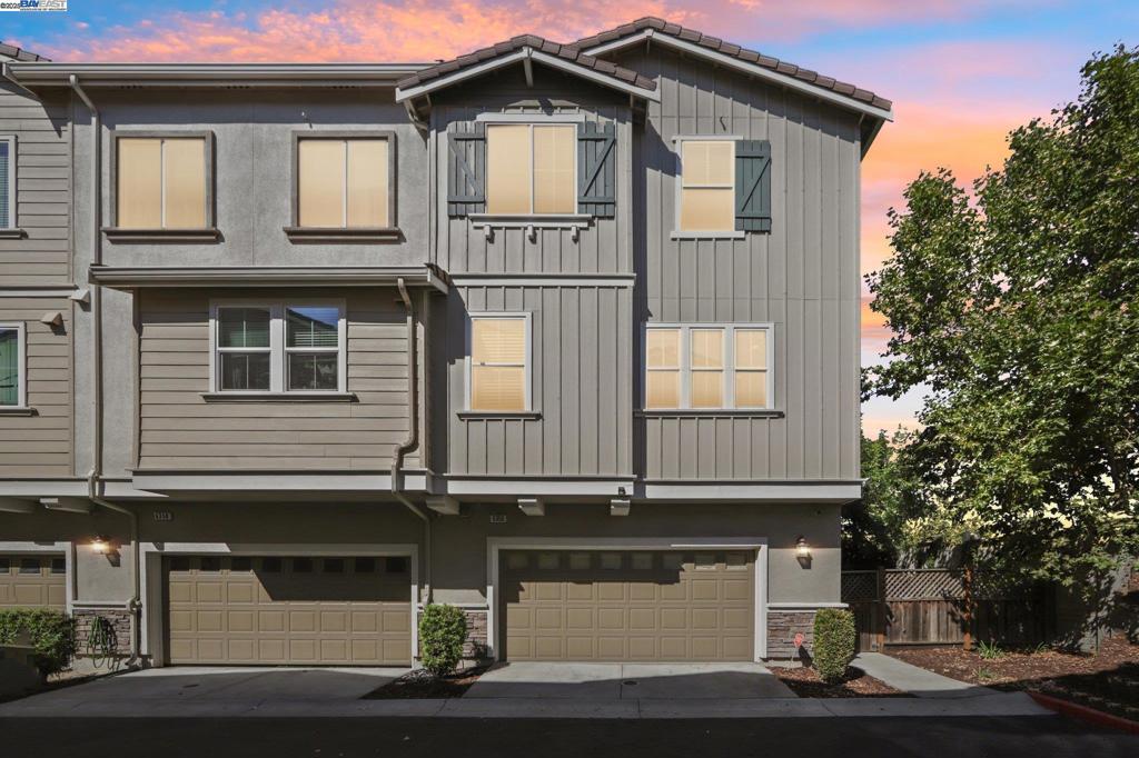 EMERALD PARK - Residential