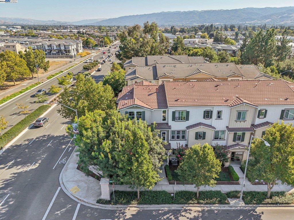 EMERALD PARK - Residential