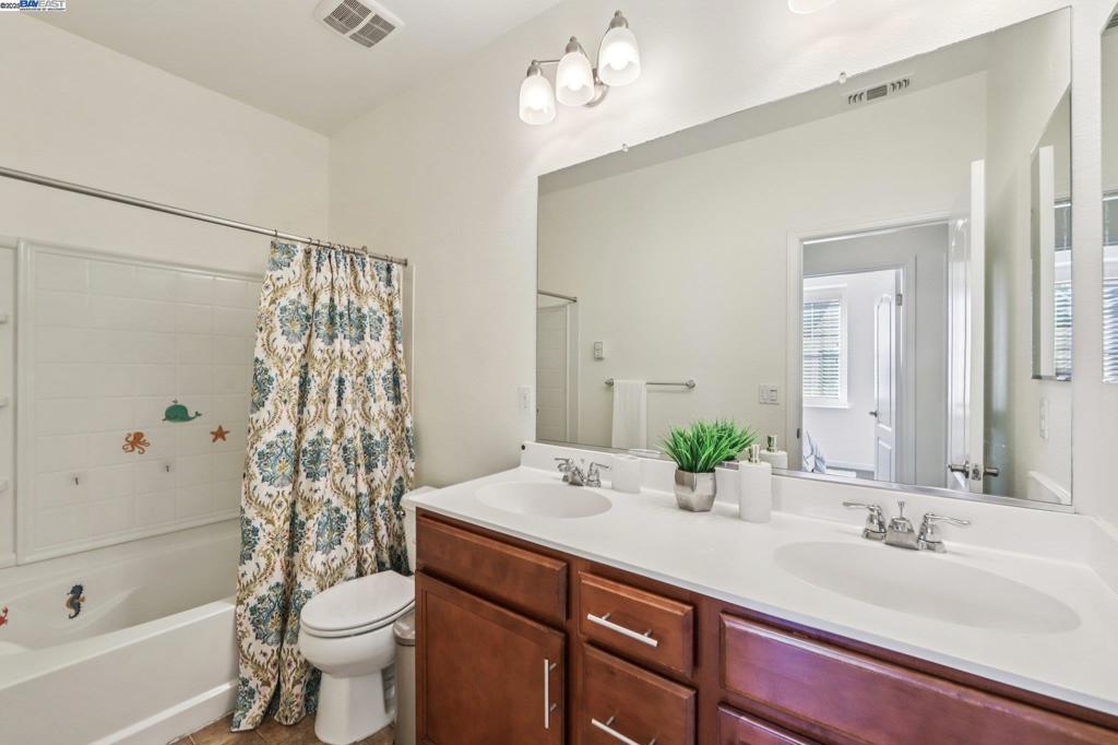 EMERALD PARK - Residential