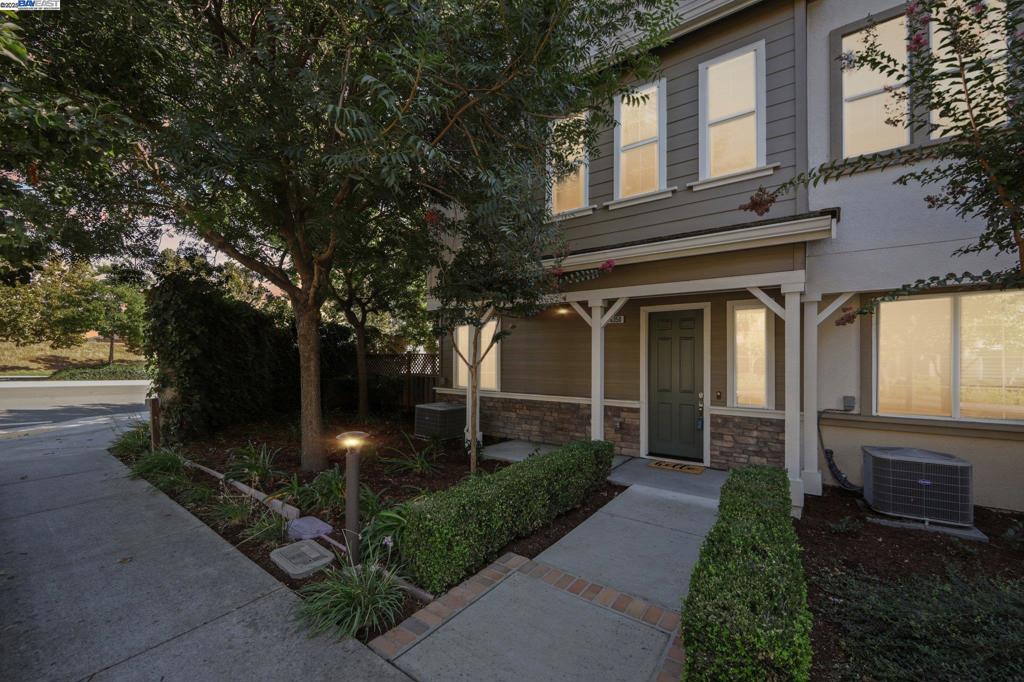 EMERALD PARK - Residential