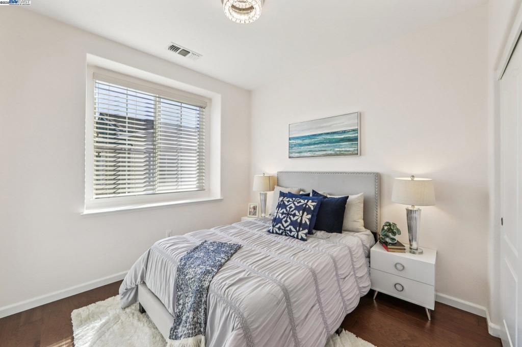 EMERALD PARK - Residential