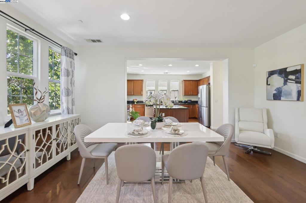 EMERALD PARK - Residential