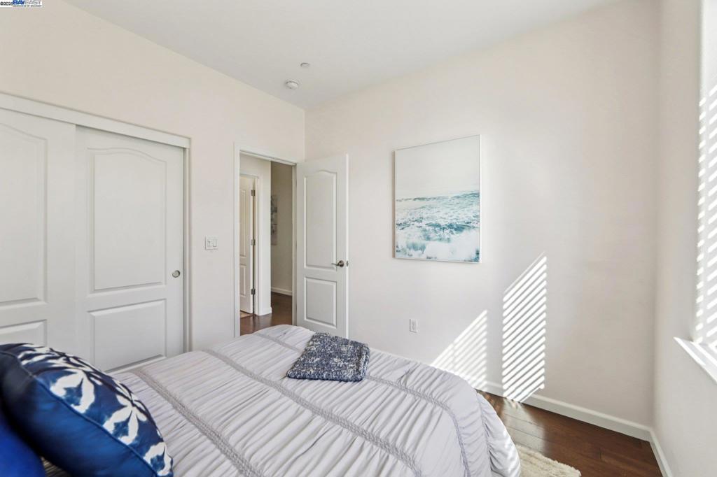 EMERALD PARK - Residential