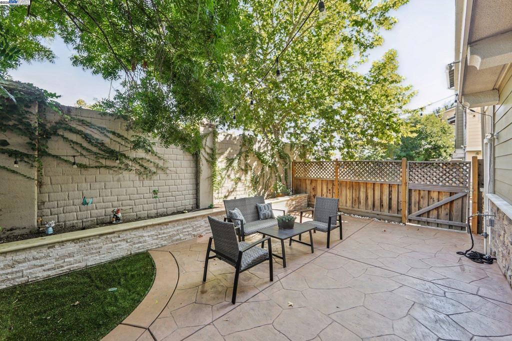 EMERALD PARK - Residential