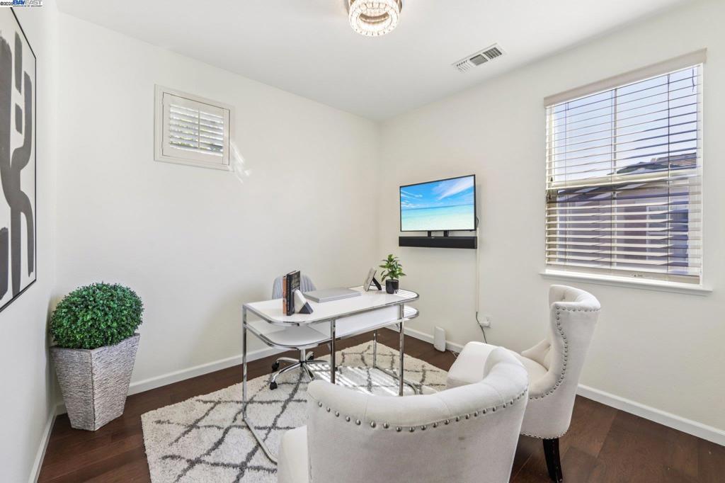 EMERALD PARK - Residential